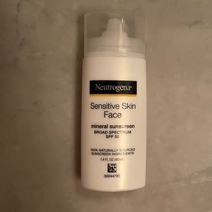 Neutrogena Sensitive Skin Face Liquid Mineral Suncreen SPF 50